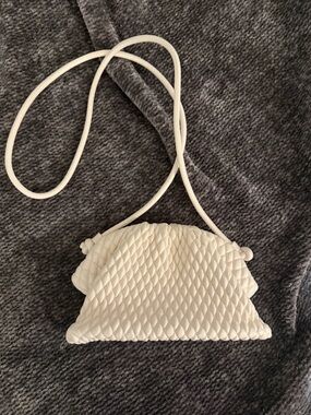 Urban Expressions White Quilted Crossbody Bag